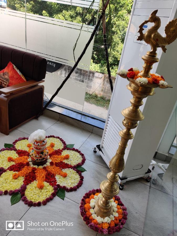 White Pearl Residency Hotel Pondicherry Exterior foto